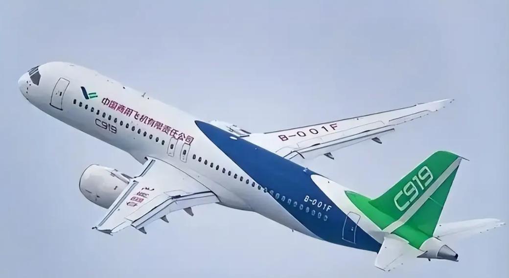 波音和空客这次算是彻底看傻了眼：原以为只要欧美适航证不发，中国大飞机怎么也飞不出