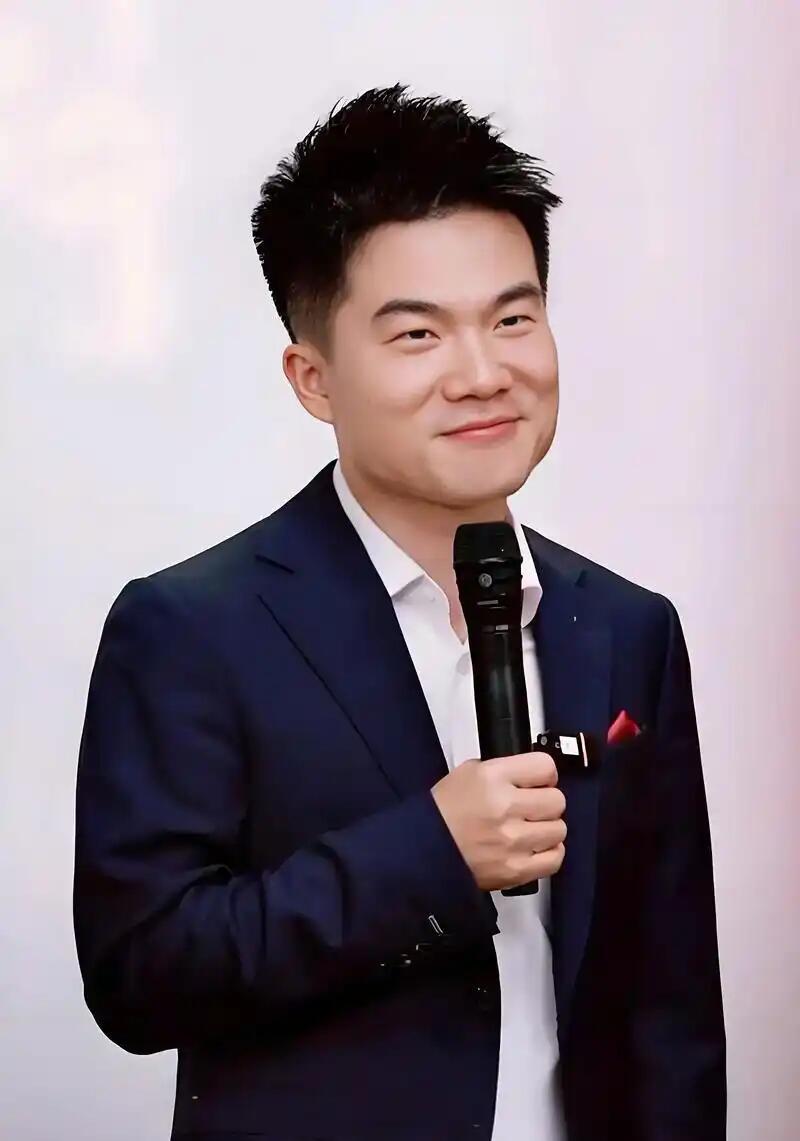 董宇辉为什么深受大众喜欢呢?董宇辉为何深受大众喜欢
 
董宇辉能长期获得大众好感