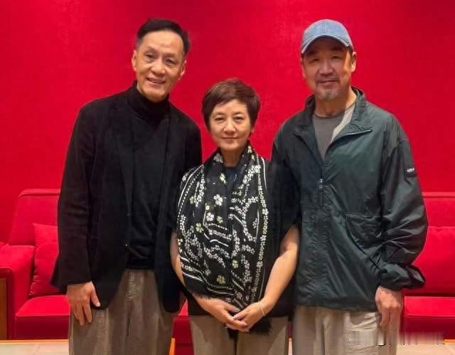 张国立罕见动情，这一幕再也复制不出，这才是内娱最干净的圈子