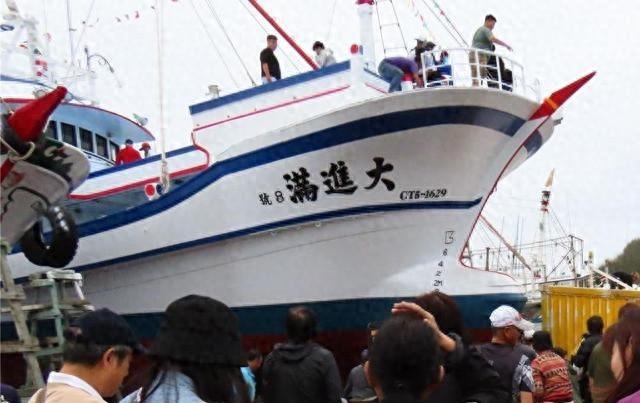 渔船突然关掉定位，直奔大陆码头，船东却装没事人

3月25日凌晨，澎湖西屿籍渔船