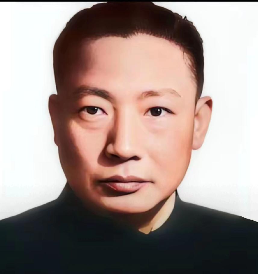 76年前的那场深夜审讯，
究竟隐藏了多少理想与现实的碰撞？
吴石的一句话，
刺痛