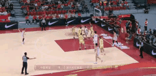 中国男篮中锋胡金秋真是太强硬了！在今天进行的中国男篮和澳大利亚男篮的友谊赛中，当