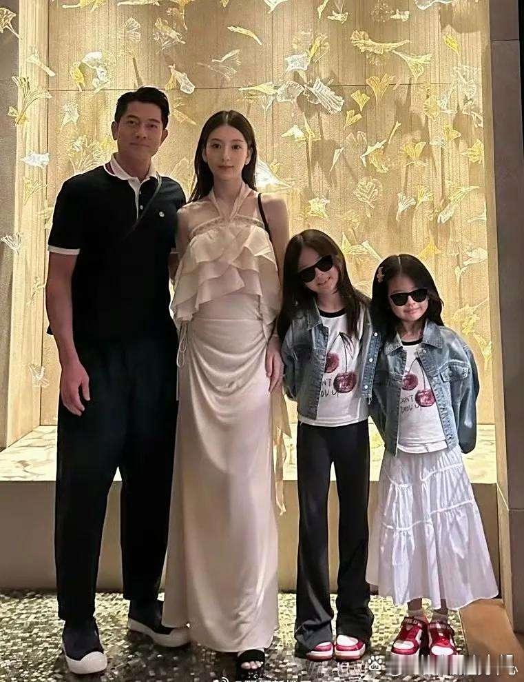 啊哈哈哈，陈小春的基因和郭富城的基因对比 ​​​