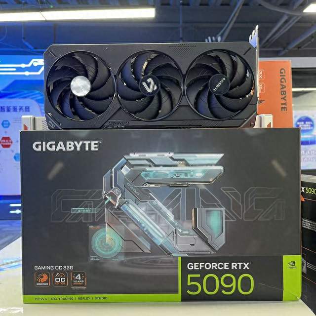 RTX 5090：性能王座与市场荒诞的双面记