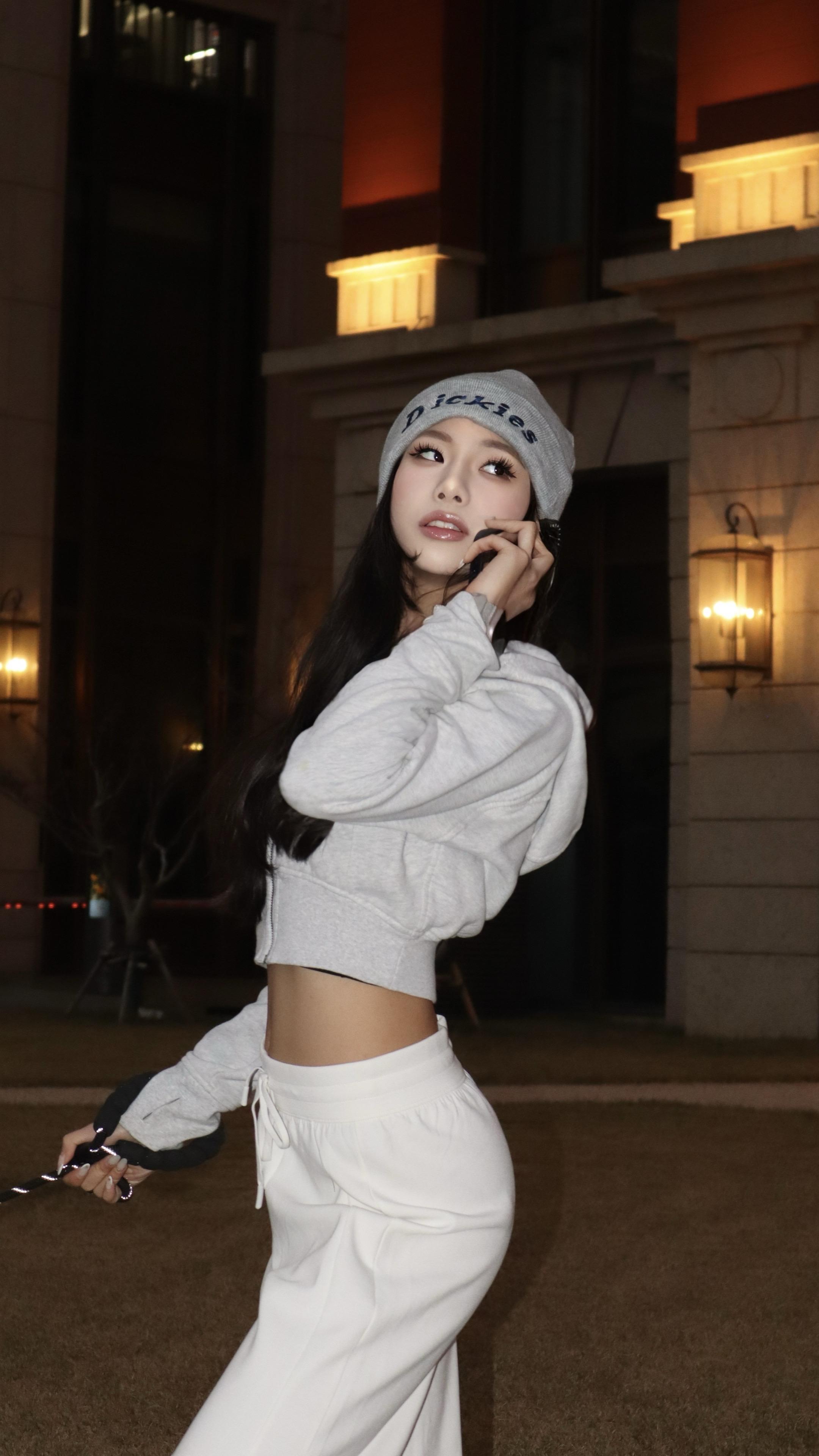 我和那些男的不一样 我是女的