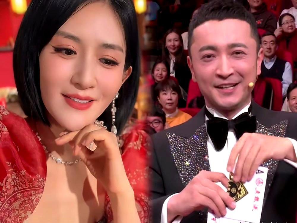 谢娜当着上亿人面抢话，尼格买提脸都僵了，藏都藏不住。
 
这事儿你一翻旧账，就明