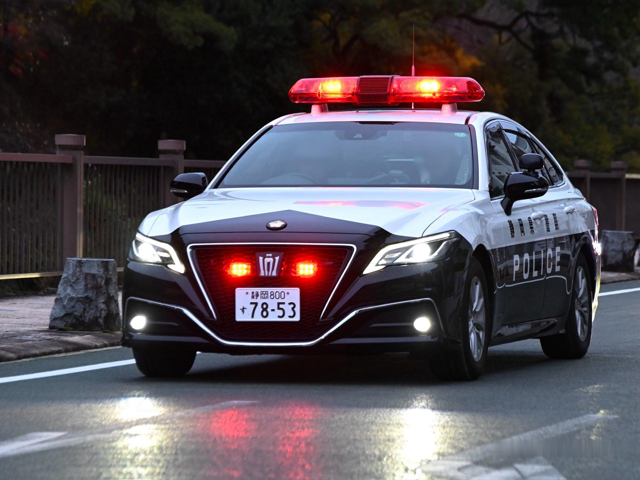 静岡県警察旗下的丰田皇冠们 