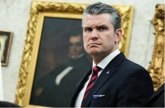 特朗普要和中国“约法三章”，他已承认中美国力旗鼓相当
 
最近美国防长赫格塞斯在