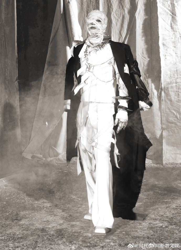 严浩翔全新概念照、严浩翔SM2新概念照谁懂严浩翔新概念照的艺术感！SM2主题下，