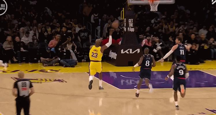 顿宝空接隔扣大洛！湖人