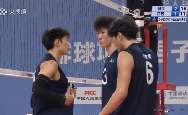 以前很少看青年队的排球比赛，这次全运会想看看新人的表现，没想到u20男排打得这么