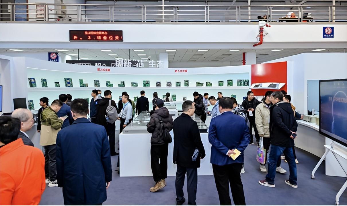 光合大会深体验：开放生态才是国产终端的破局关键！
关注国产算力生态好几年，今天参