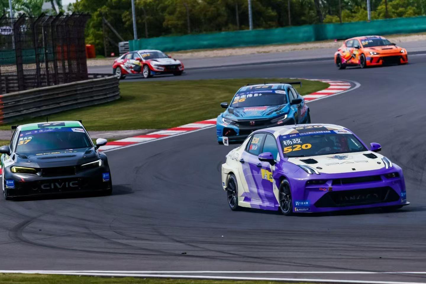 我之所以赛车选择领克，是因为领克有一套完整的体系。从最入门的 Cup 赛车，一直