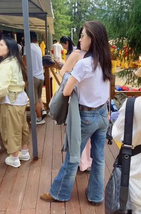 新疆偶遇郭宇欣吃饭新疆偶遇郭宇欣吃饭啦！全新疆都在偶遇郭宇欣羡慕每一位可以偶遇姐