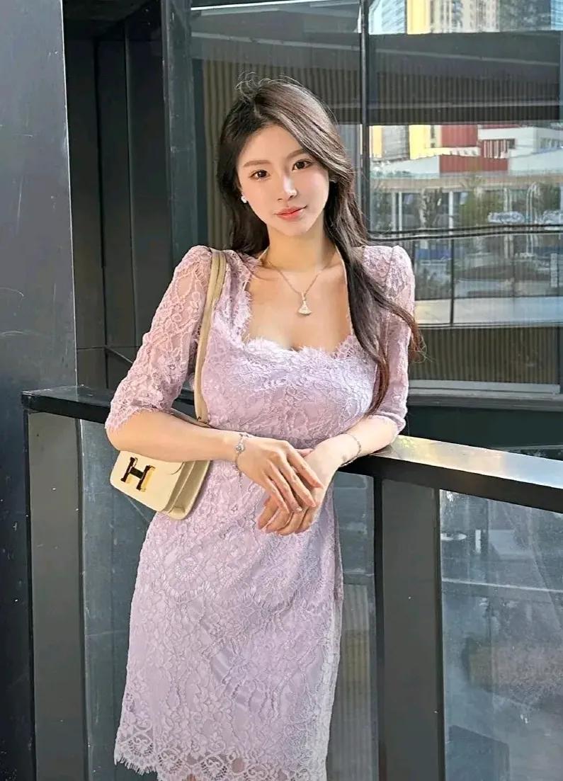 我的女儿，一个93年出生的美丽女孩，依然单身。她，是父母的掌上明珠，独立又优秀，