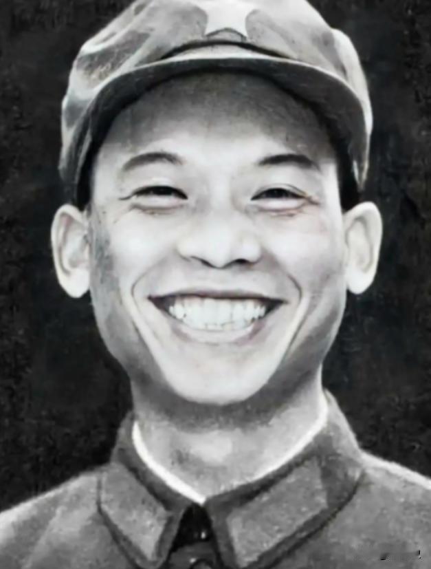 1979年，我军一名落单的战士在越南农田挖红薯，突然被石头砸了一下，他转头一看，