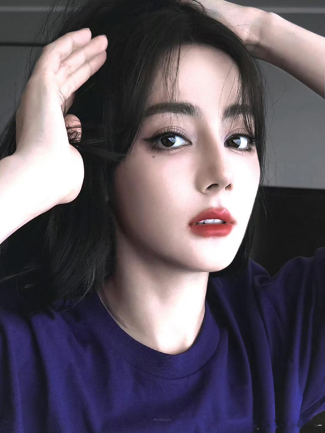 迪丽热巴钰珑 dlrb 迪丽热巴功夫女足 dlrb 迪丽热巴卫蓝“其实可以放松一