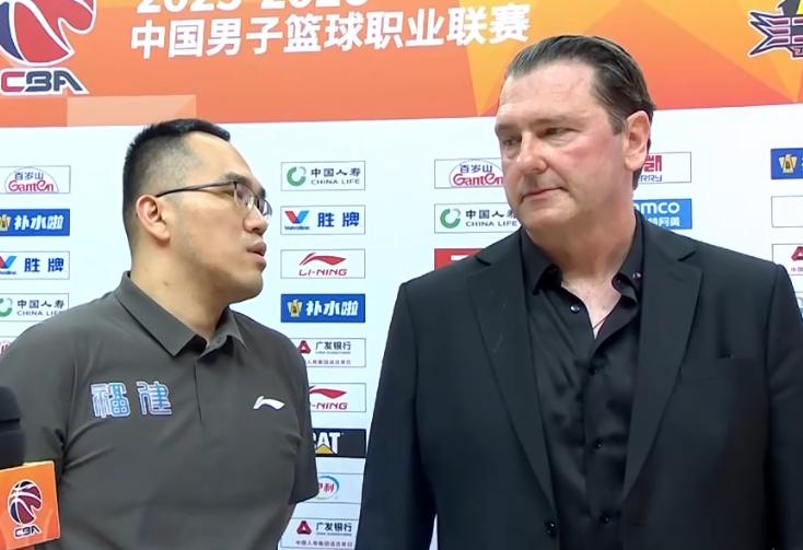 福建男篮客场战胜江苏男篮的赛后采访，主教练凯撒说道：“这对我们来说是一场很棒的比