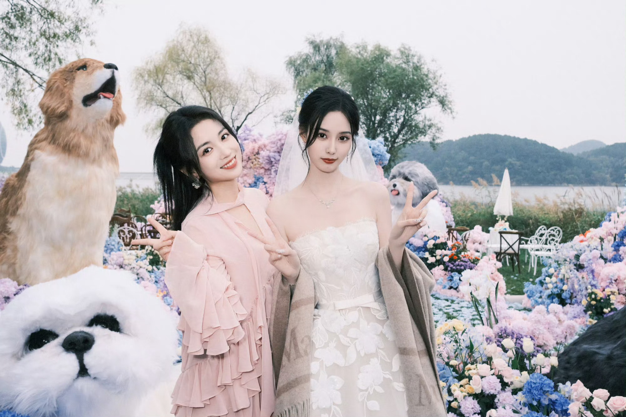代露娃参加黄子韬徐艺洋婚礼，这个娃好美。 ​​​