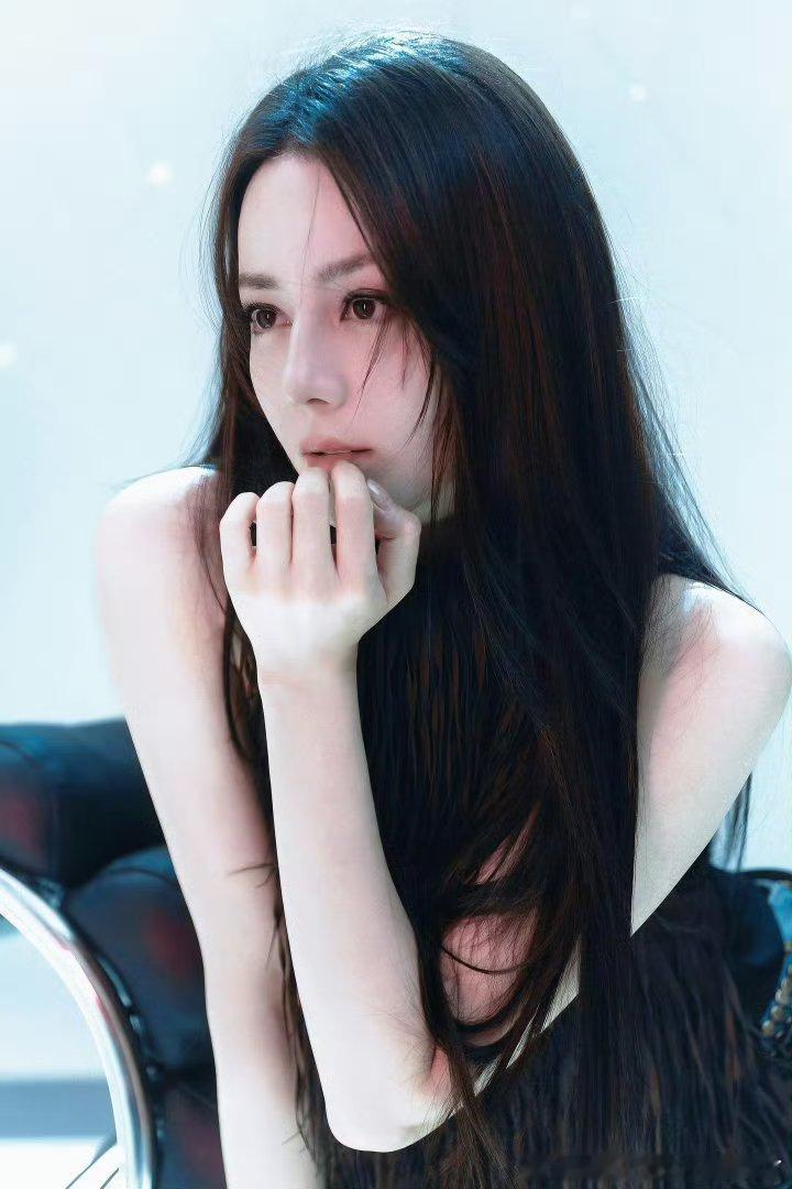 迪丽热巴黑长直的正确打开方式谁来懂懂 要被香迷糊了 ​​​