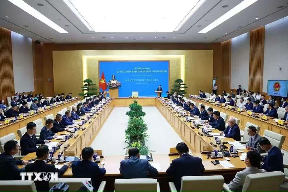 大阵仗！8月26日，越南总理黎明兴主持在越中资企业见面会。

越南方面除了黎明兴