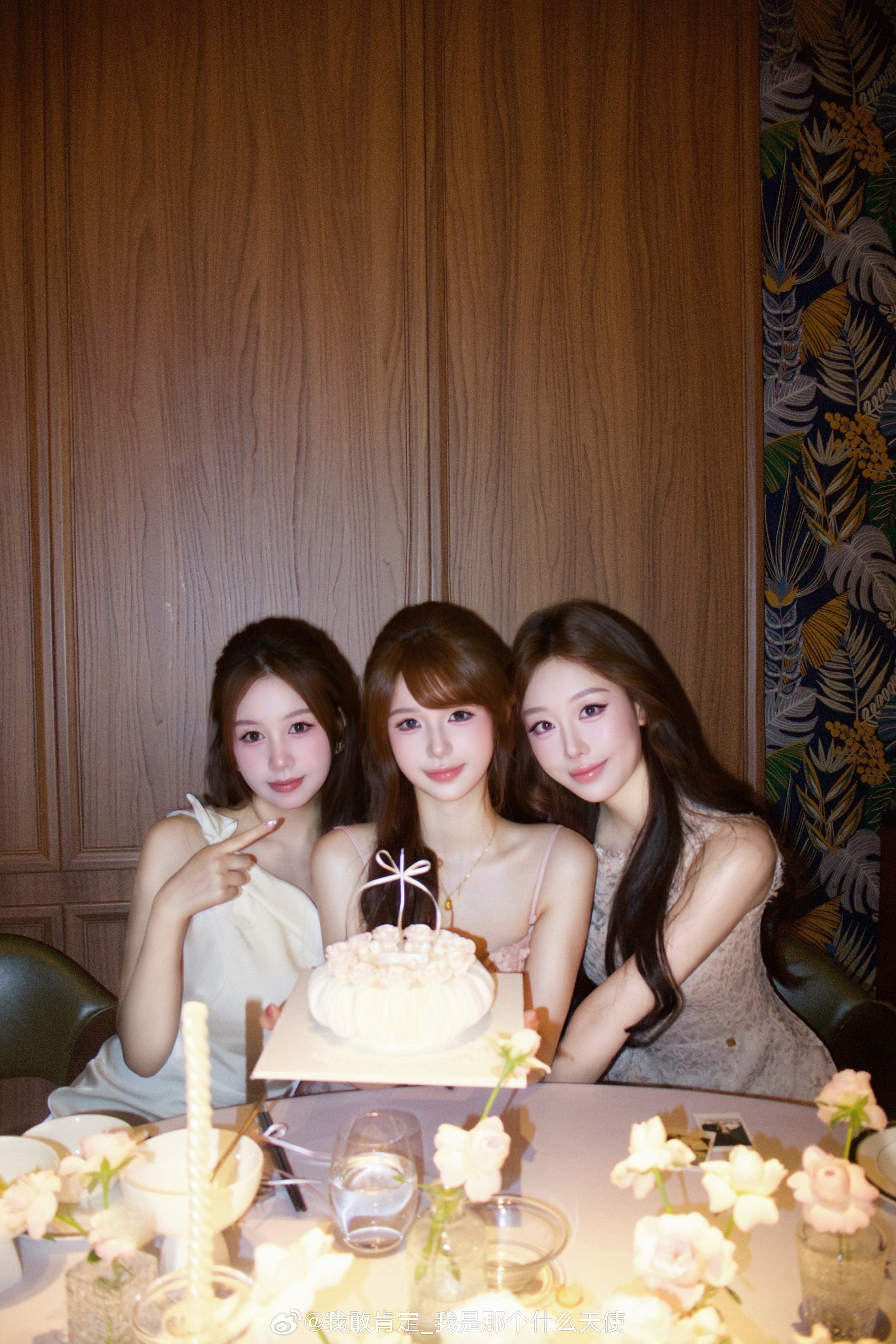 又到俺们白羊的生日月了🎂谢谢爱我的和我爱的人🤍除了感恩就是感恩 🫰 想平静