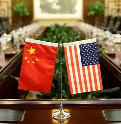 中国到底怕不怕美国呢，很多人认为，我们真的害怕美国，试问这个星球上有哪个国家不怕