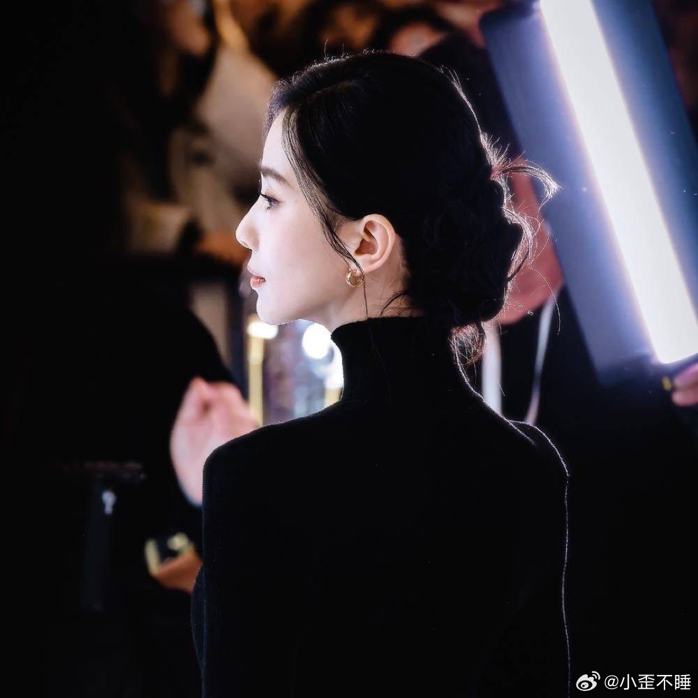 优雅黑天鹅🖤🤍