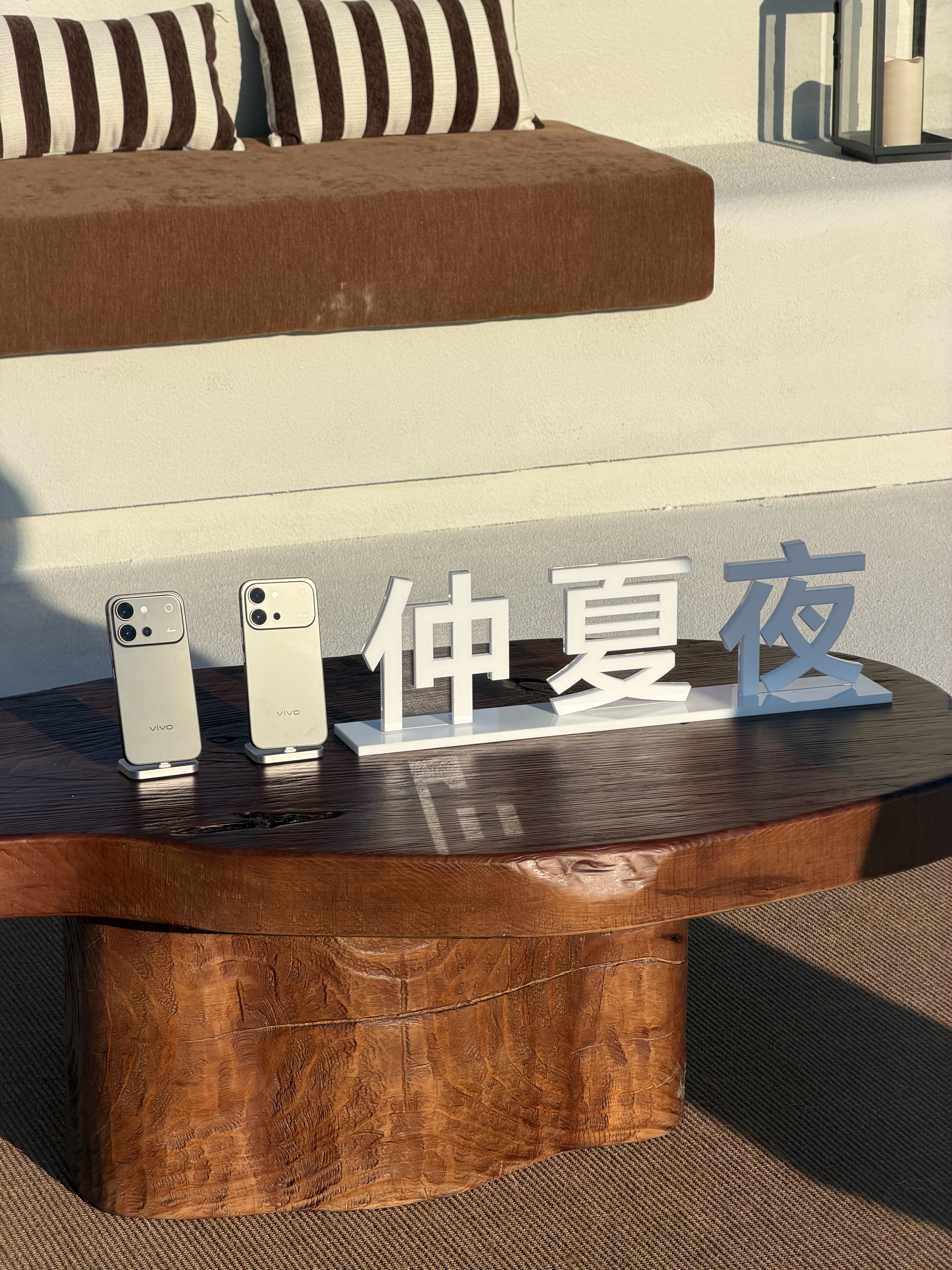 下午提前来看看vivo S60系列，也尝试了一些新功能！这个场地就在海边沙滩上，