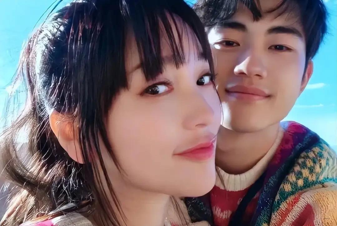 金莎和比她小19岁男友恋爱3年了，简直甜齁了。