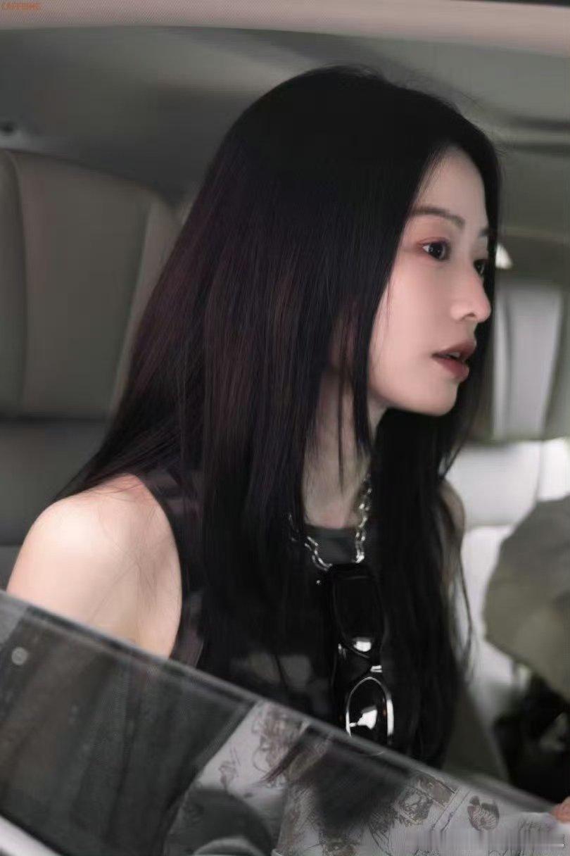 马吟吟英音重现怦然心动经典台词 乘风2025扫楼马吟吟英音演绎《怦然心动》，这也