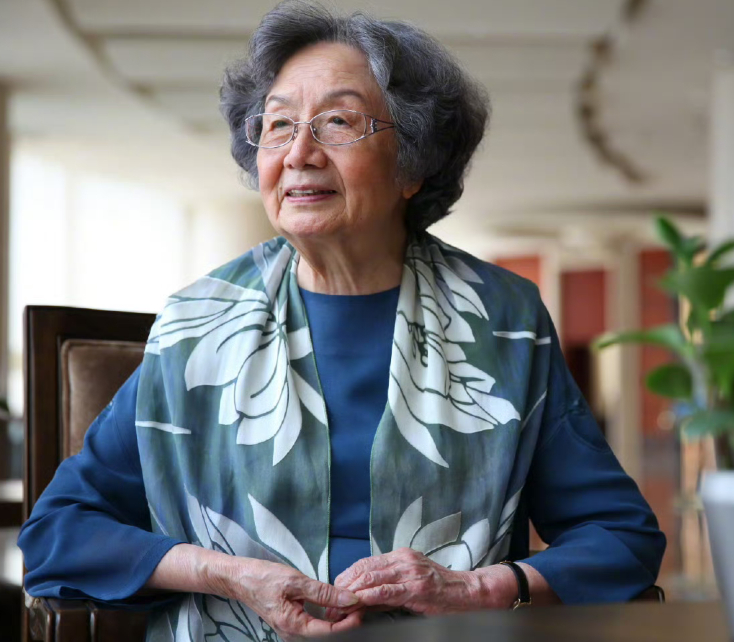 2024年11月24日下午，古典文学研究专家、教育 家、诗人叶嘉莹逝世，享年10