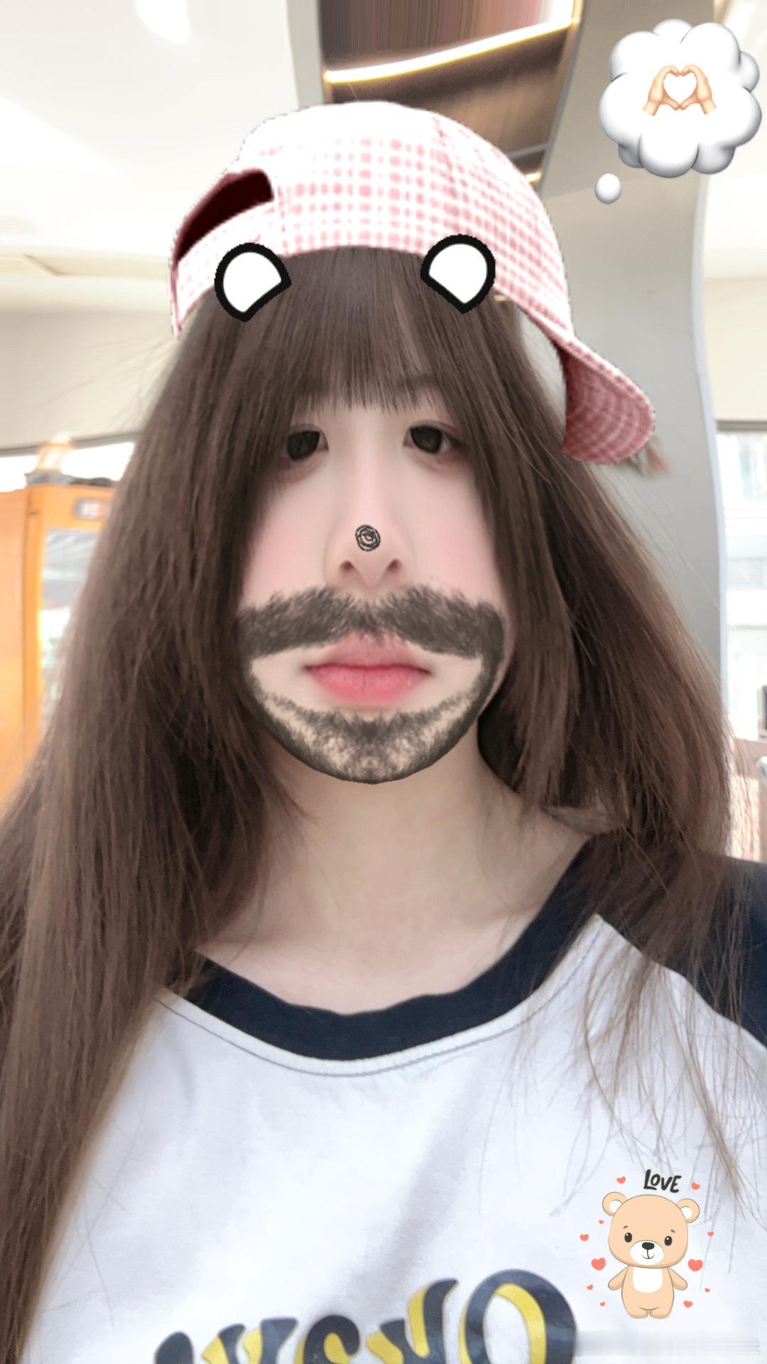 一时不知道该不该笑 ​​​