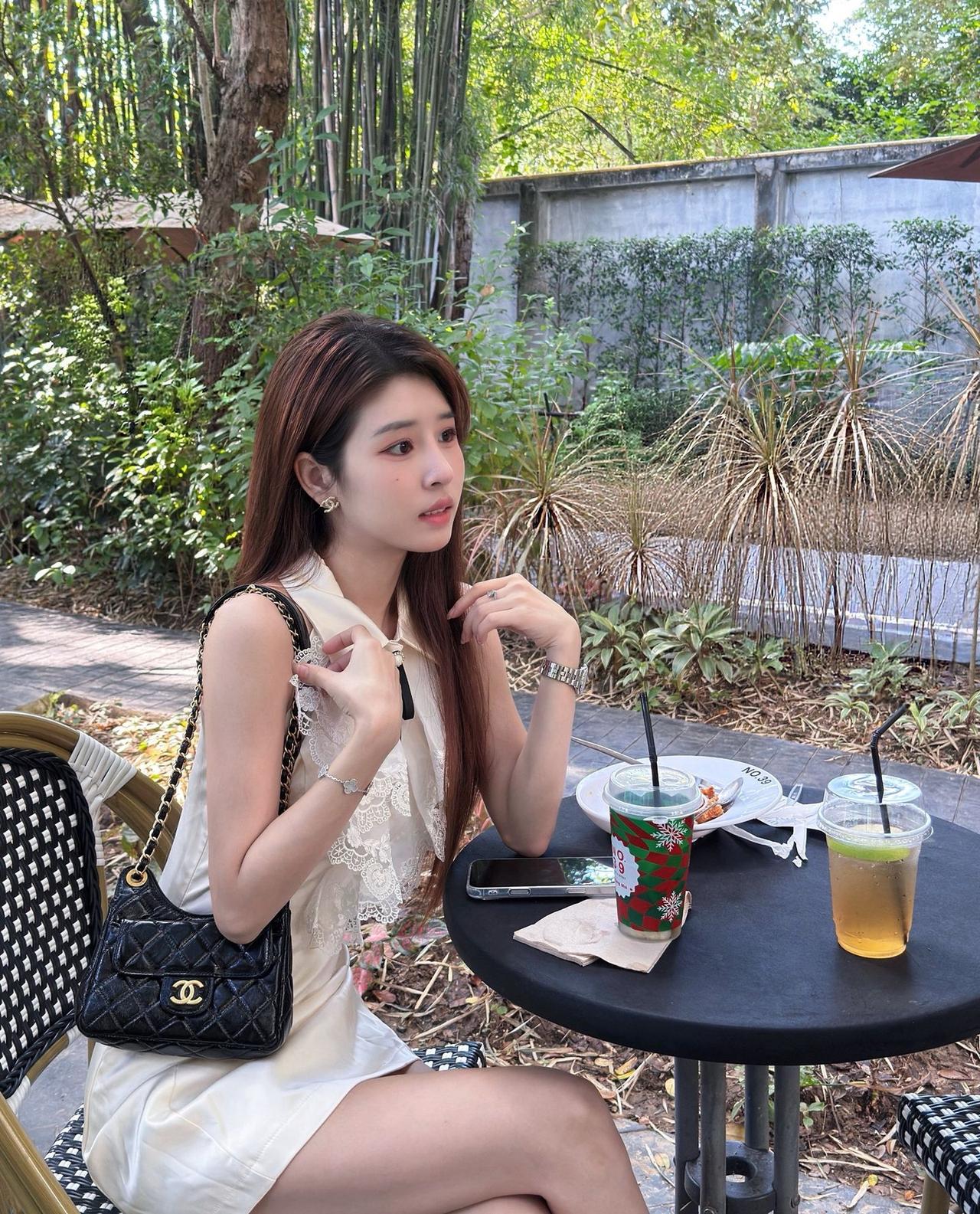 思绪还停在想你的那个夏天。