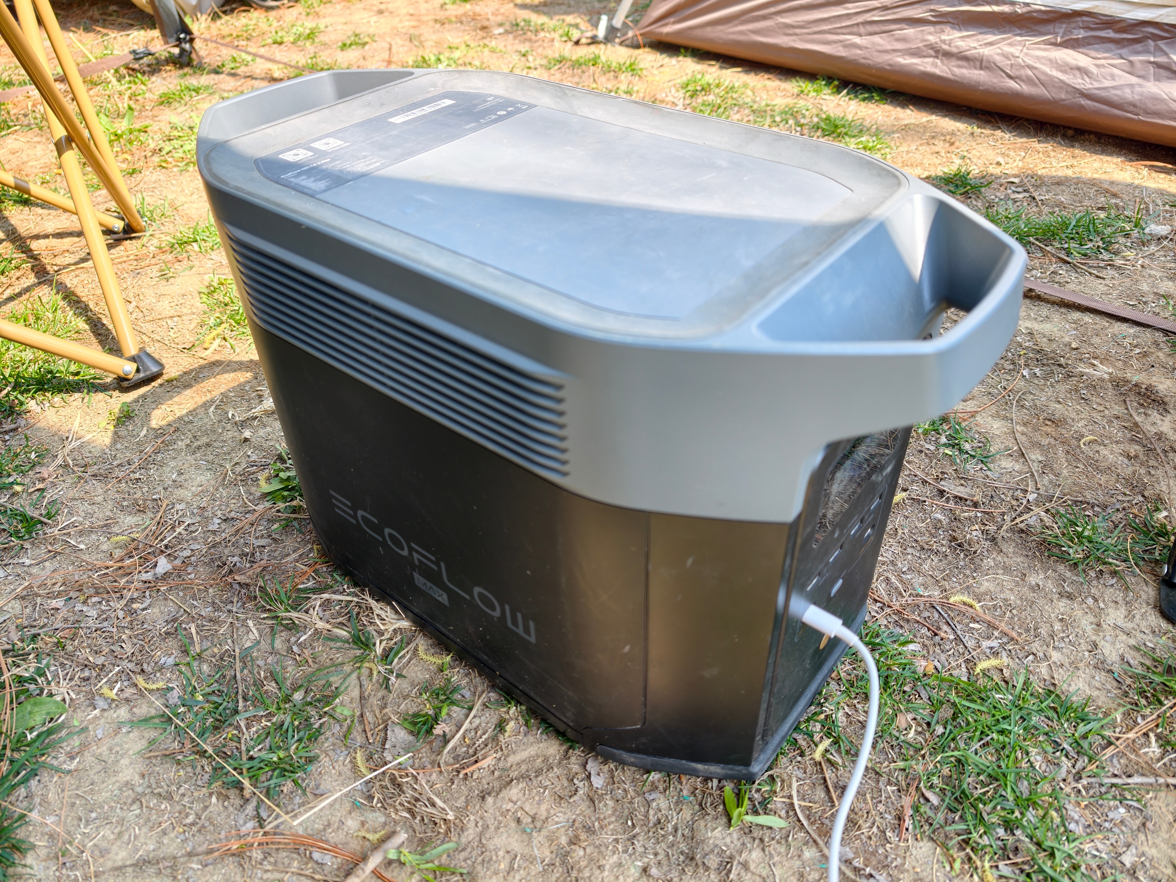 假期出来公园露营，以前都带气罐，太麻烦了。今天去韩哥车库借了一个正浩移动电站，2