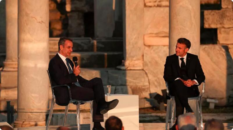 马克龙：中东战争"并不意味着法会出现任何燃料短缺"

法国 – 道达尔能源董事长