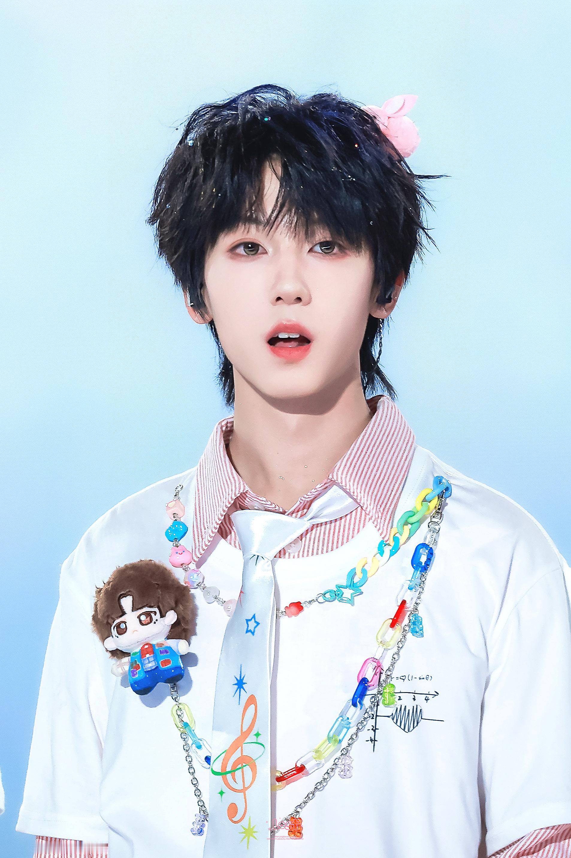 杨博文YBW  💗杨博文周扬 💗杨博文我们的少年时代2 【今日创作官互动】?