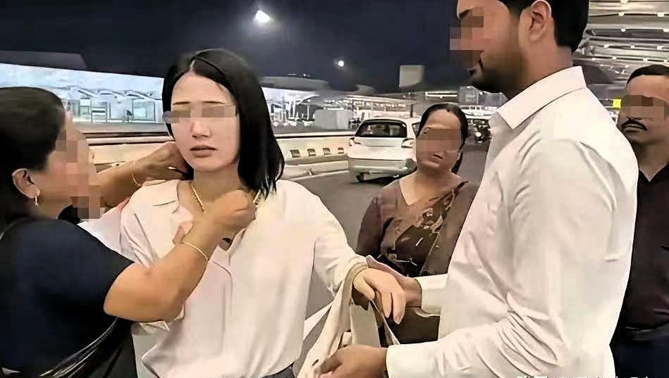千挑万选带回个外籍男友，本以为是跨越文化的浪漫。结果男方一出场，谈的不是风月，而