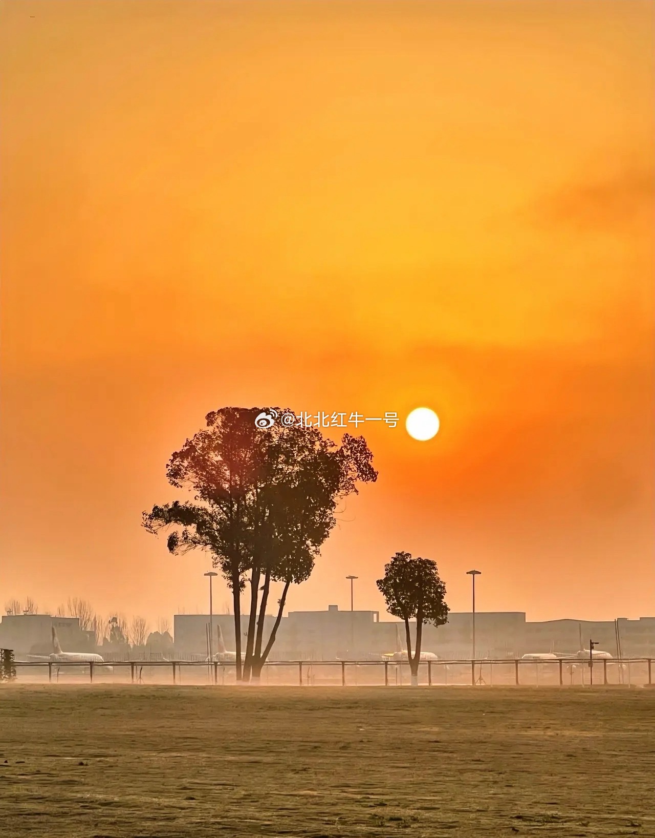 一周行情收官，不管盈亏，先好好过个周末。投资是长跑，节奏比速度更重要。周末静心复
