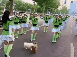 暴走团你要是这么走的话，来个一端一个!😡
