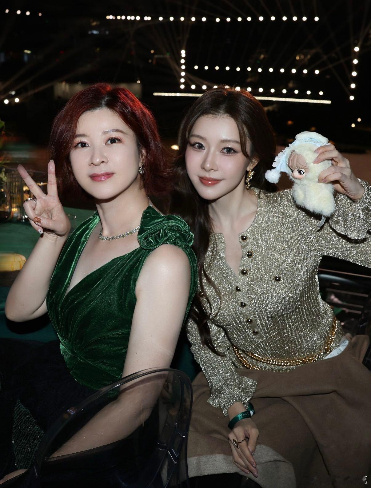 杜华预制世界杯妆容在这个赛季，与世界杯主题相结合的创新妆容让每位模特散发光彩。杜