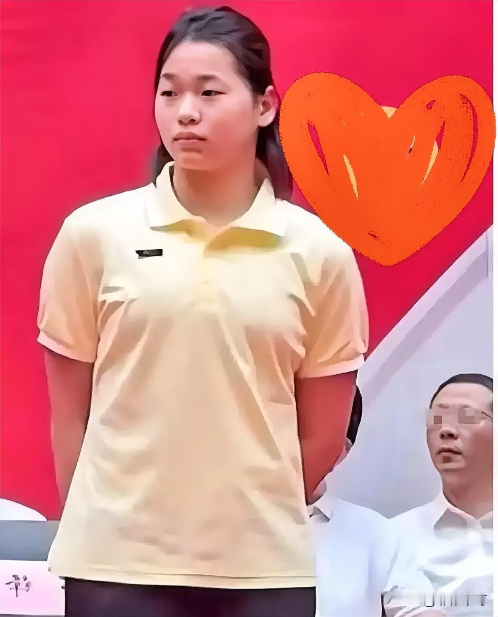 有的人很纳闷
全红婵作为奥运冠军
为什么没有选择清华、北大这样更好的大学呢？
在