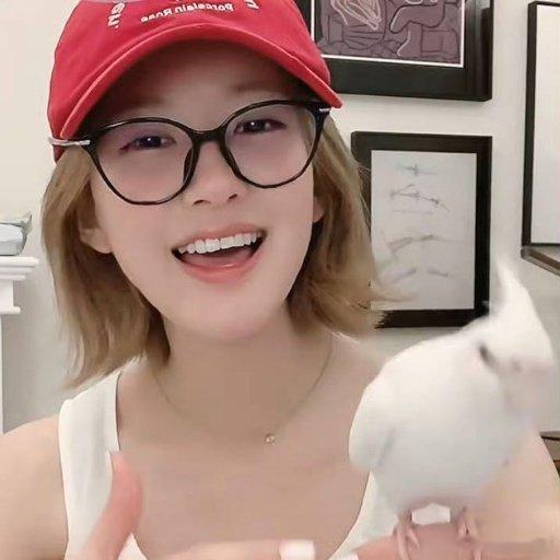 虽然也觉得资本家没几个好东西，但是突然有点同情银河酷娱了，毕竟捧红了你，舆论一边
