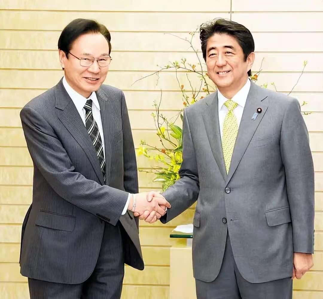 中国舰船为何现身台东海域？日本右翼还在算账，为什么算法突然崩了？

这事不是突然