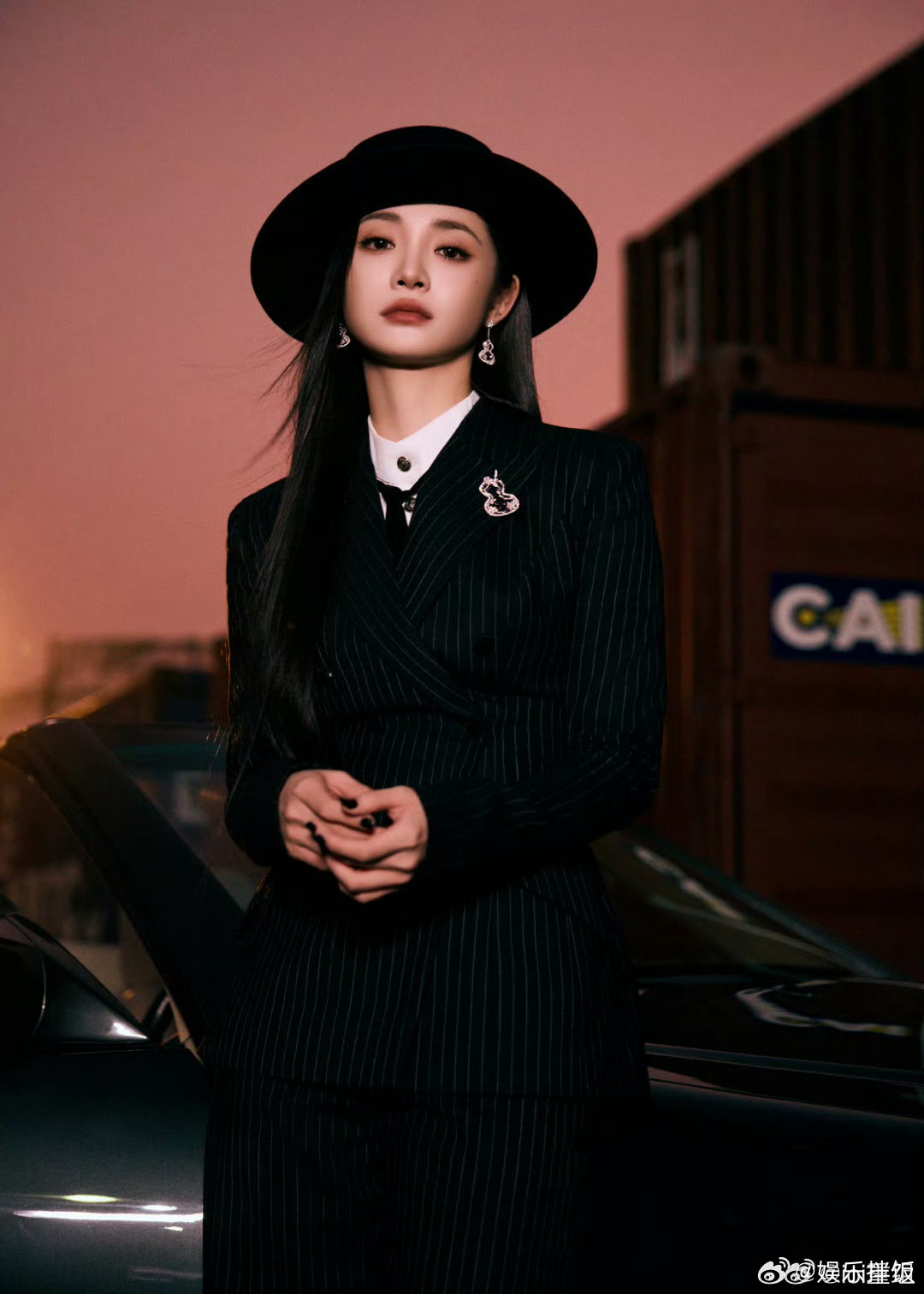 刘雨昕代露娃周洁琼决战把妹之巅 哇塞感觉周洁琼代露娃和刘雨昕这次尖叫之夜出图的造