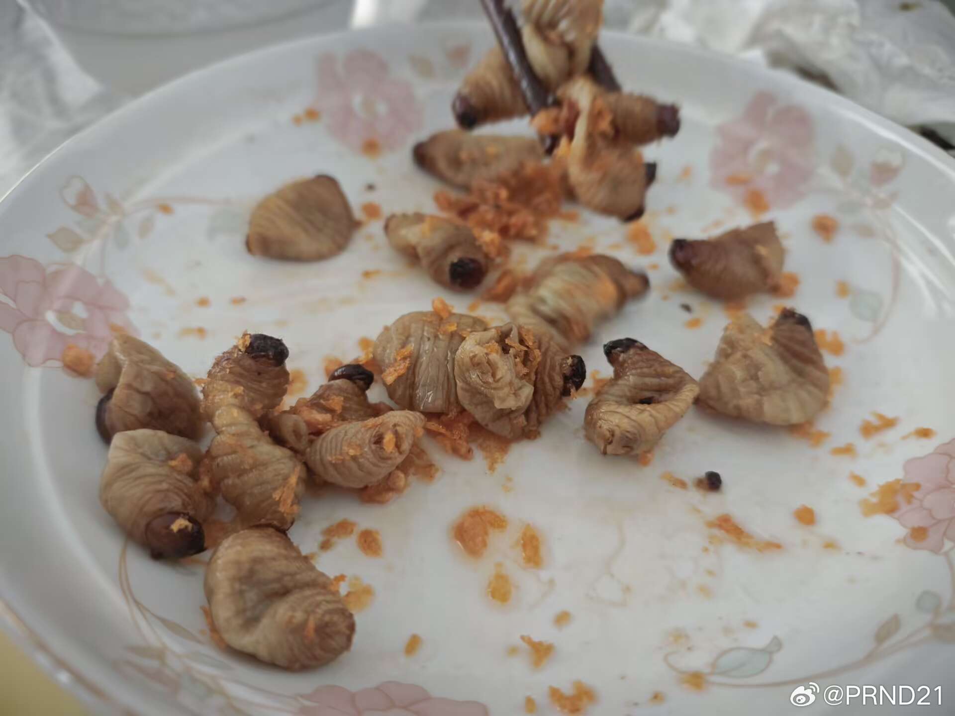 减肥“管住嘴”中，然后在QQ群里看到了美少女偶像发的好吃的……饿得百爪挠心了有点