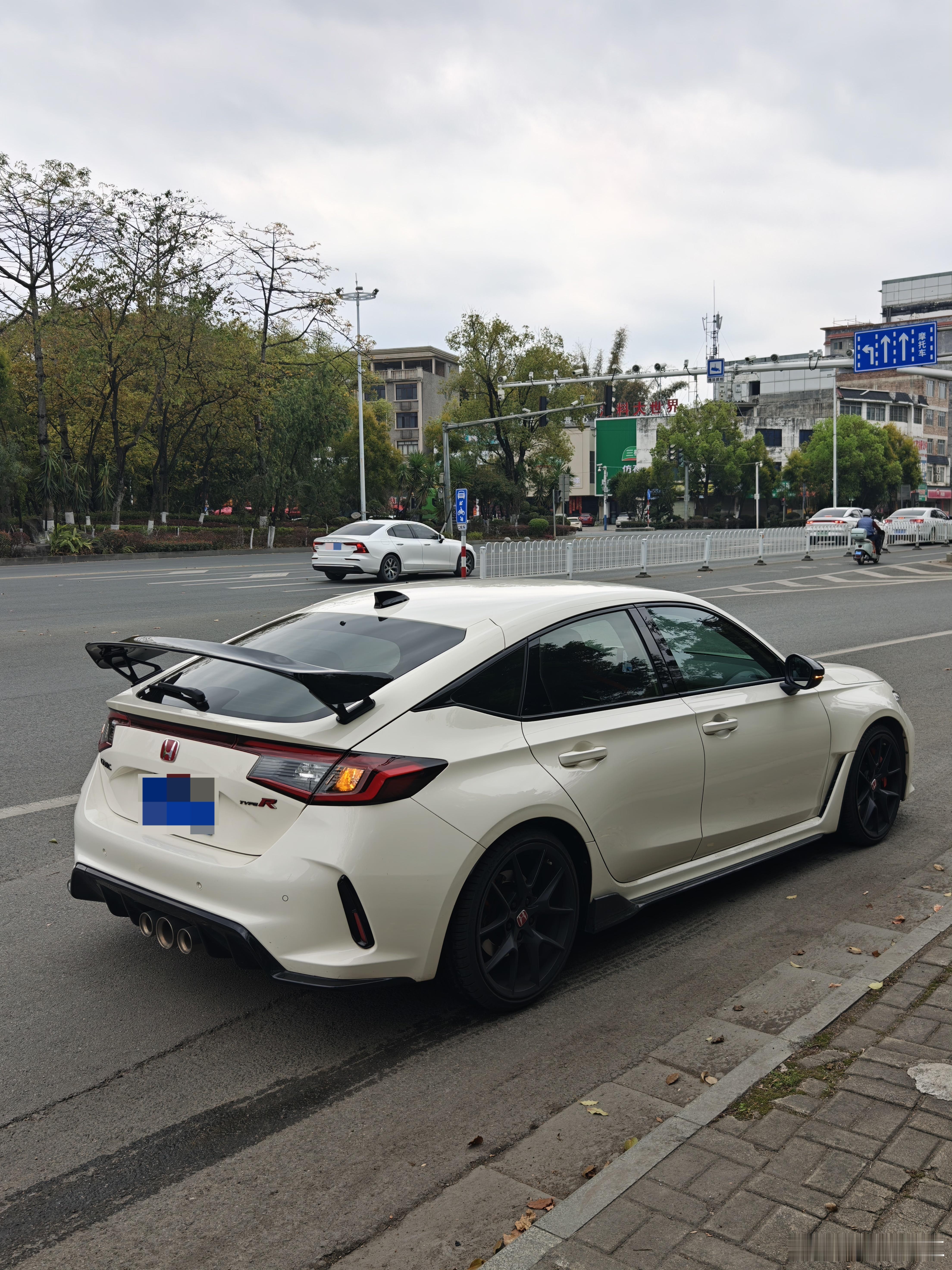 自从我卖掉思铭那一刻，我就知道无论什么车车都不可能长期拥有了。感谢FL5这两年多