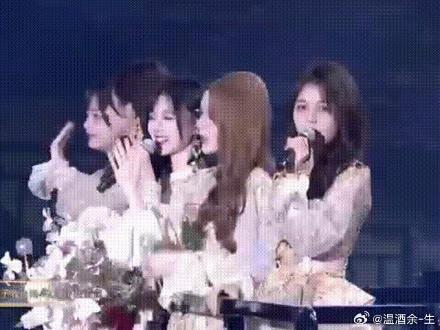 SNH48合唱王菲世界赠予我的王菲的《世界赠予我的》是和解，SNH48唱的是少女