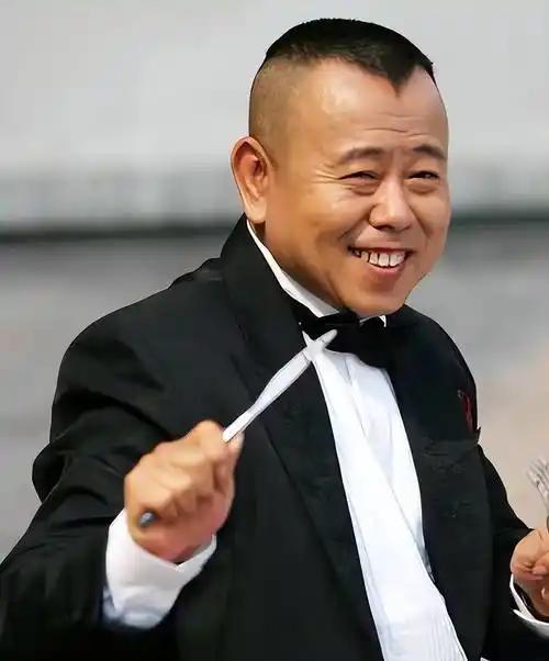 小个子大能量！潘长江的30年高光与坚守@潘长江
从铁岭剧团的小演员，到春晚舞台的