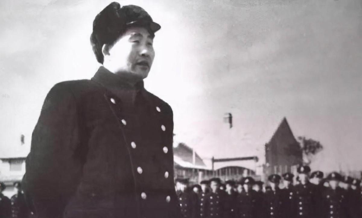 回顾革命战争时期16位战功卓著的兵团司令员，建国后他们之中谁的仕途和发展最好？